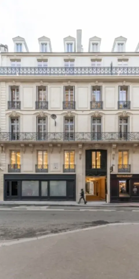 75008 Paris