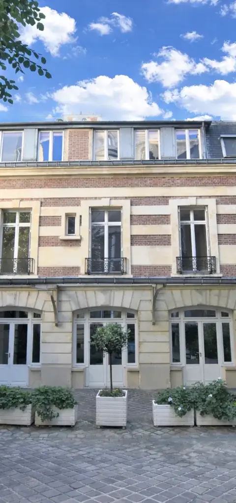 75007 Paris