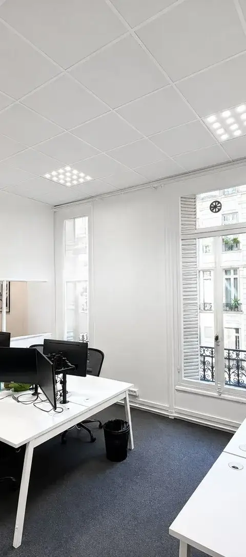 75008 Paris